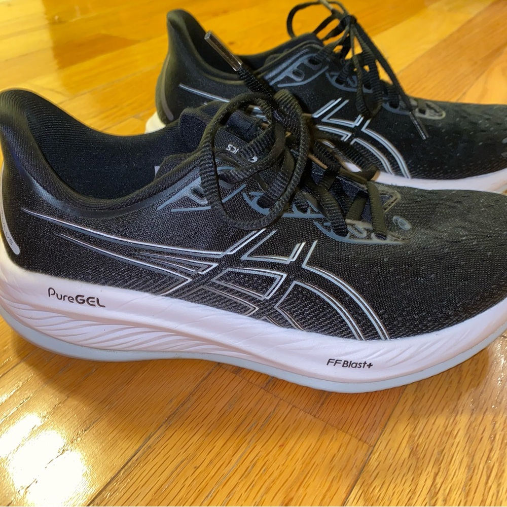 ASICS Gel Cumulus 26 Running Shoes Women’s Size 8.5 - low miles!